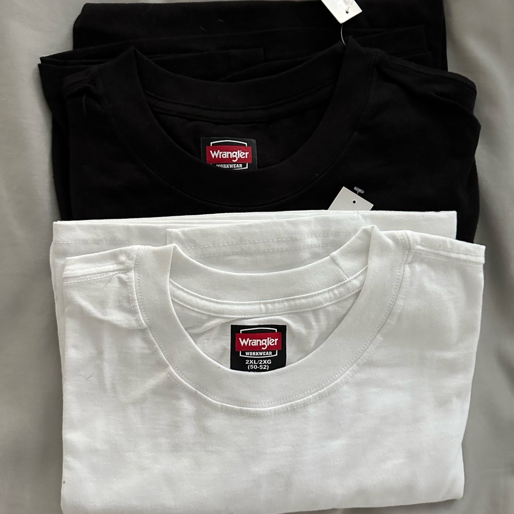 Wrangler Workwear Black & White Crewneck T-Shirts (2-Pack)
Size: 2XL (50–52)